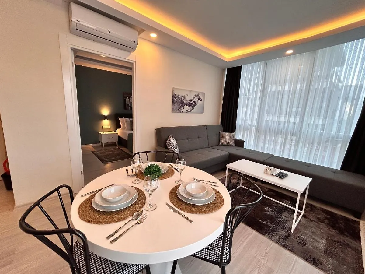 Hadrians Tower ile iletişim